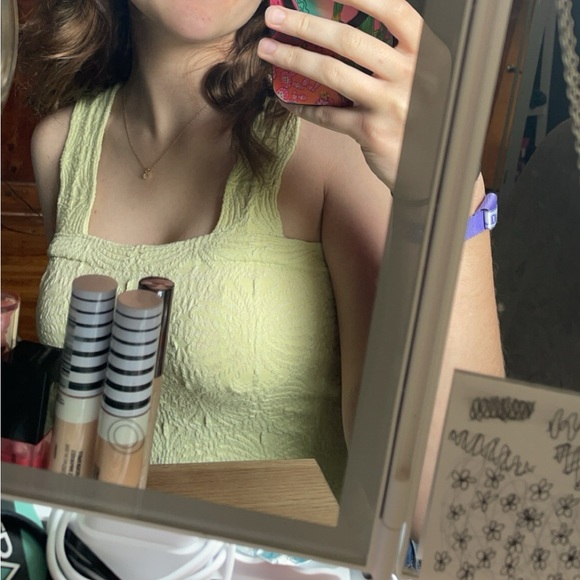 Light green top, small/medium - Picture 3 of 3